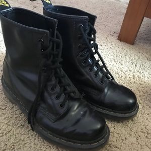 Dr. Martens (Original Black)